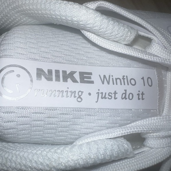 Nike W Air Winflo 10 White/Silver Women's Size 10.5 Men's 9 NEW IN BOX - Picture 8 of 15